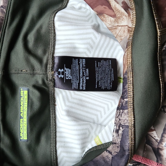 UA flare leggings - Picture 3 of 3